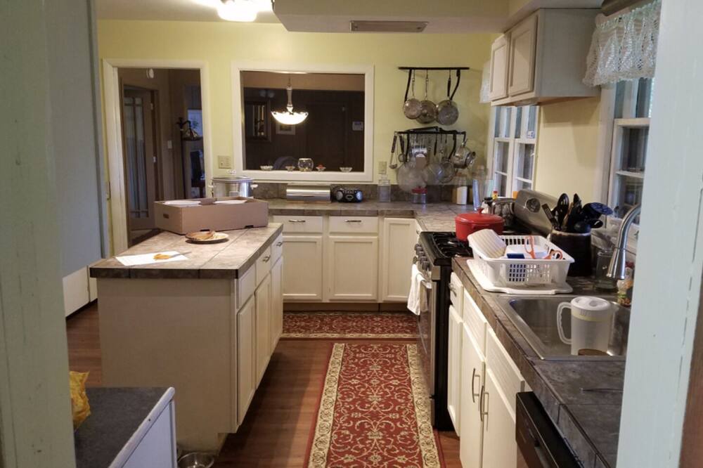 Photo of Kitchen in Battle Creek