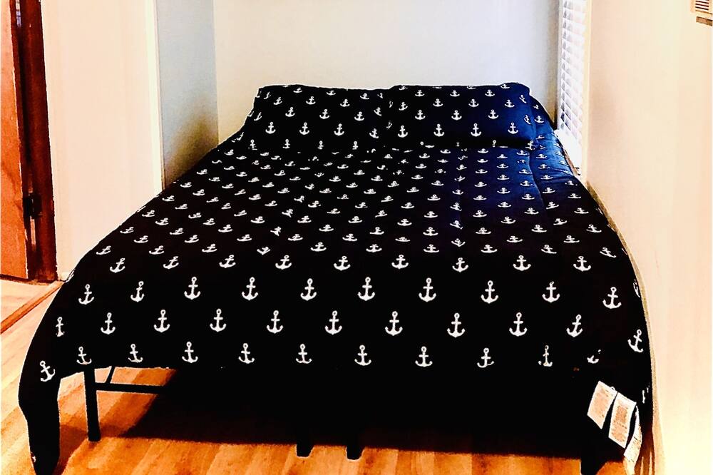 Photo of Bedroom in Battle Creek