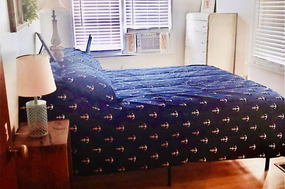 Photo of Bedroom in Battle Creek