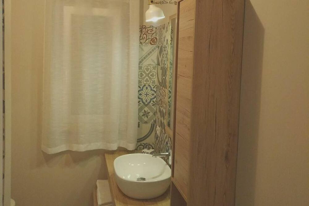 Photo of Bathroom in Pescia Romana