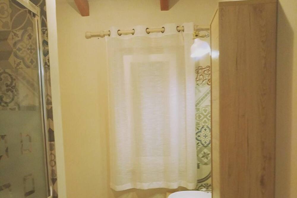 Photo of Bathroom in Pescia Romana