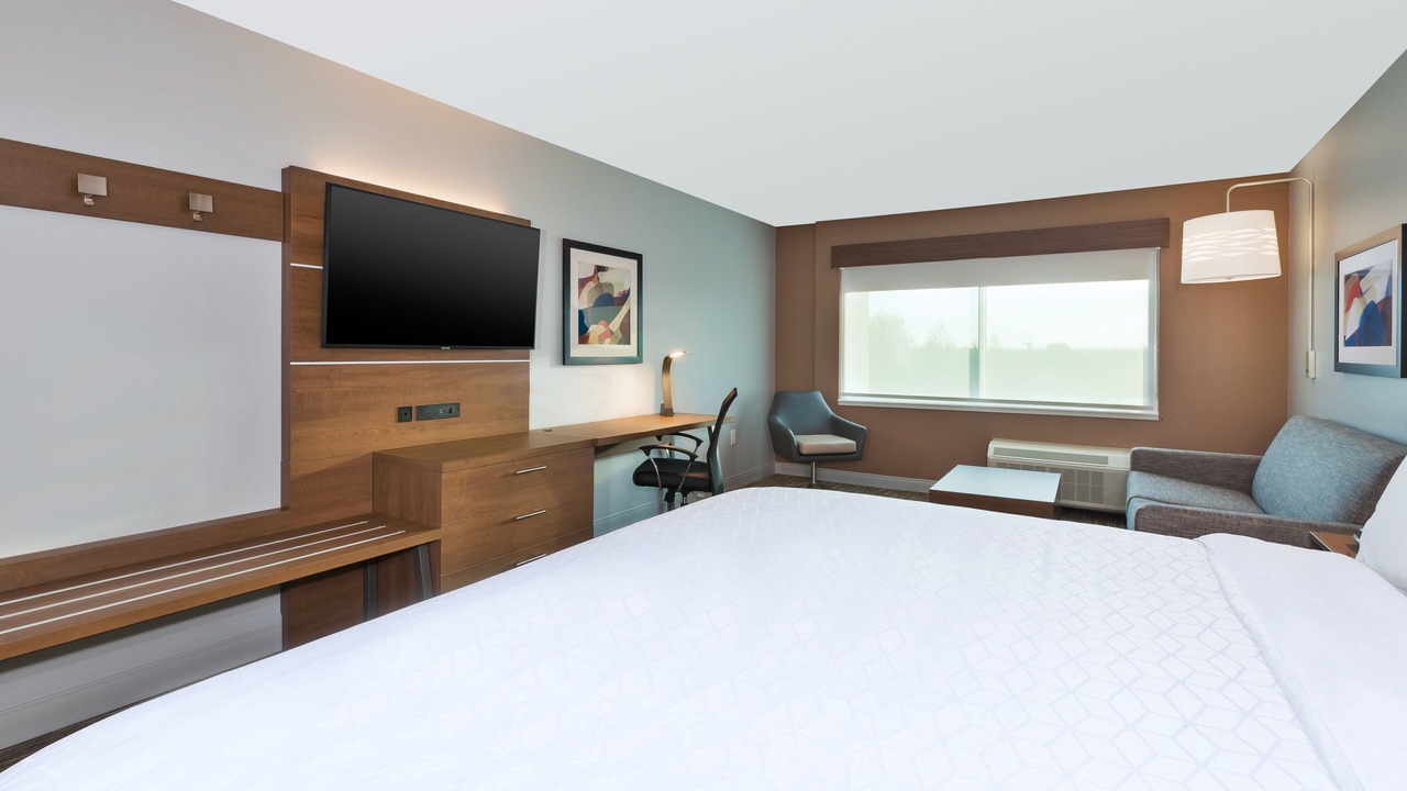 Photo of Bedroom in Cedar Springs