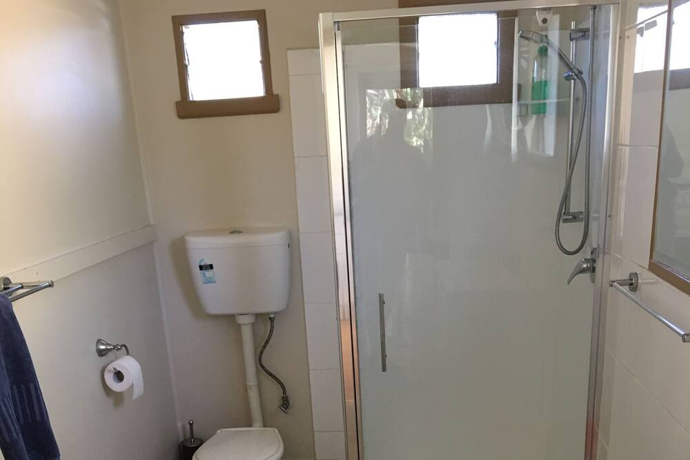 Photo of Bathroom in Lakes Entrance