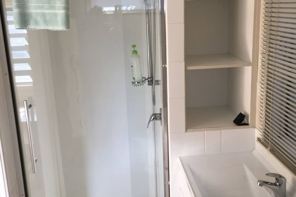 Photo of Bathroom in Lakes Entrance