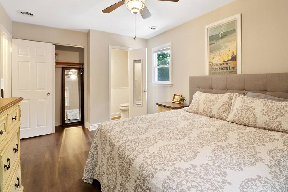 Photo of Bedroom in Michigan City