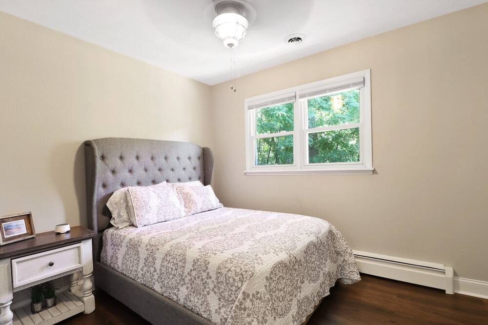 Photo of Bedroom in Michigan City