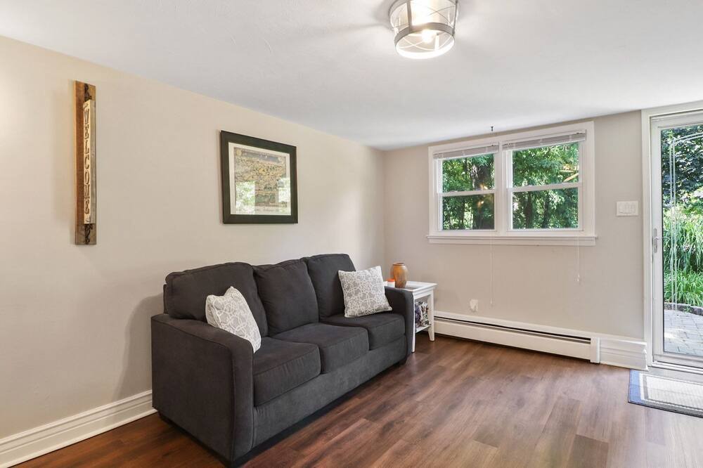 Photo of Livingroom in Michigan City