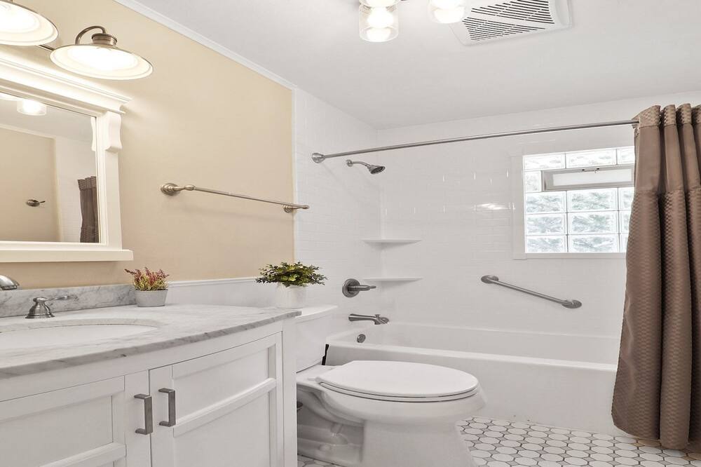 Photo of Bathroom in Michigan City