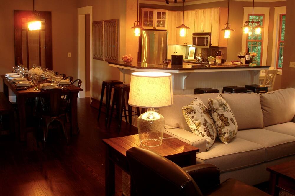 Photo of Livingroom in Covert