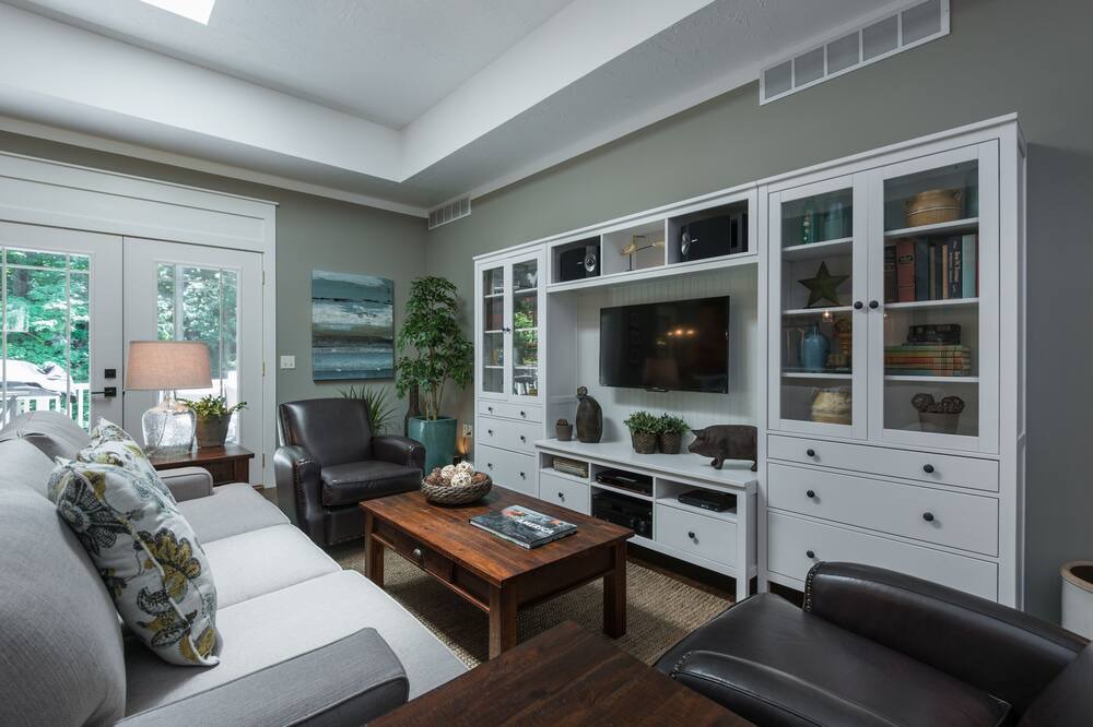 Photo of Livingroom in Covert