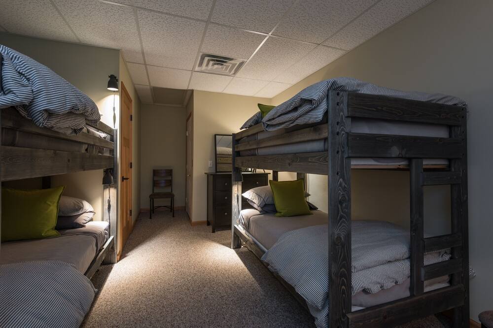 Photo of Bedroom in Covert