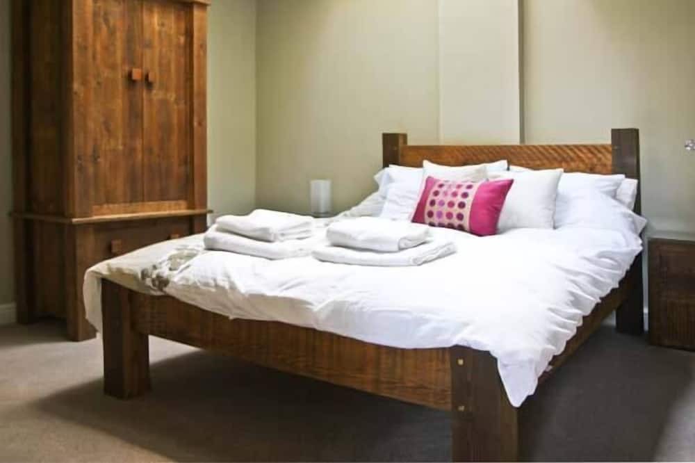Photo of Bedroom in Stanton Drew
