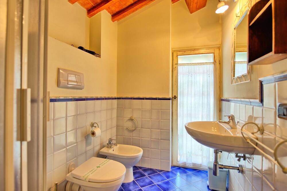 Photo of Bathroom in Montespertoli