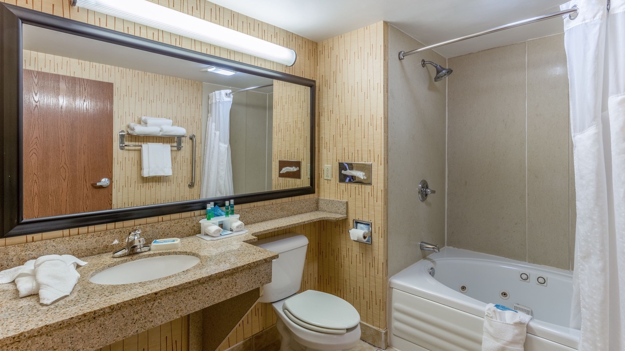 Photo of Bathroom in Bowling Green