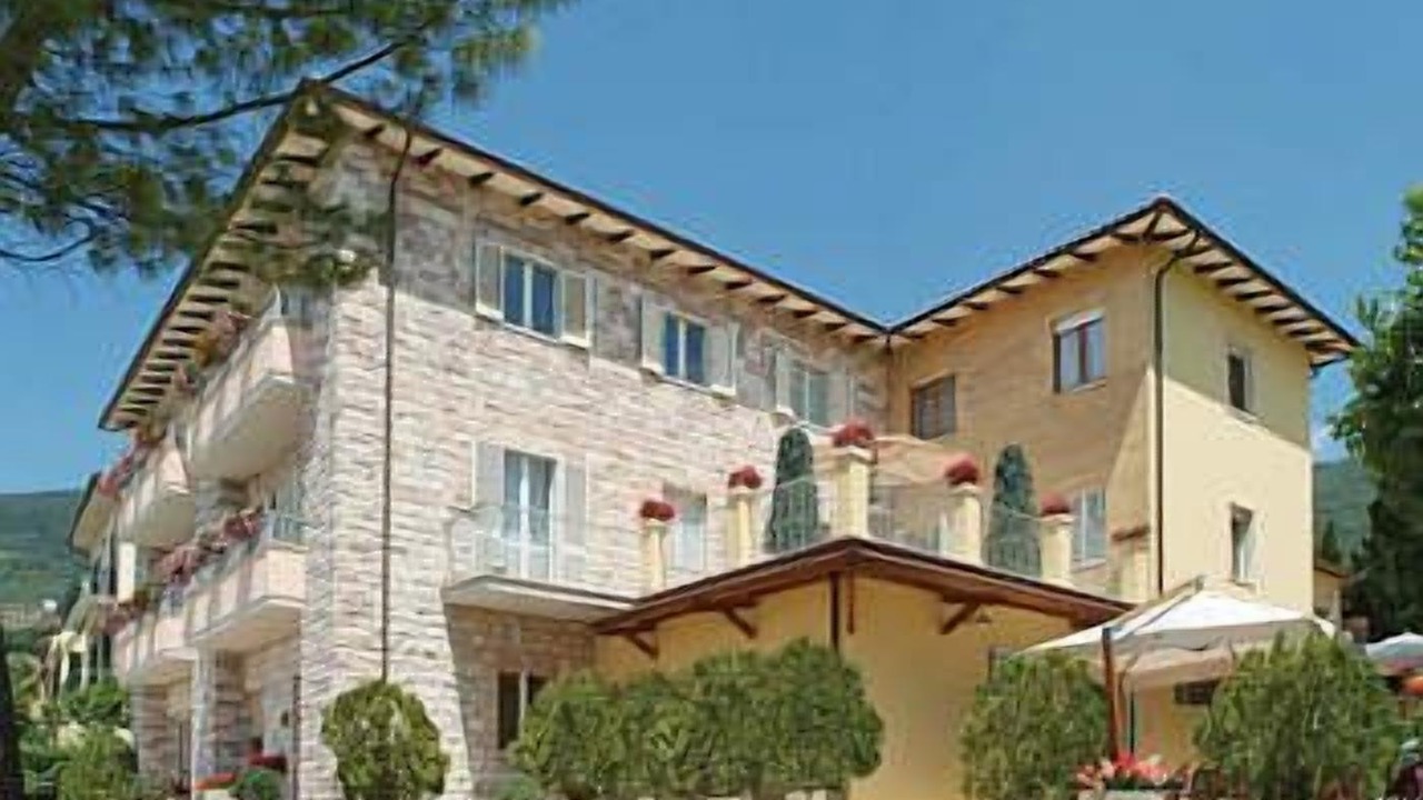 Photo of Outdoor in Viole