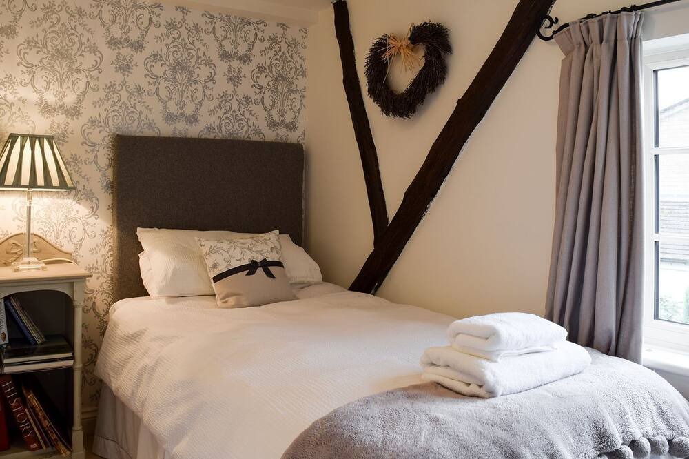 Photo of Bedroom in Snitterfield
