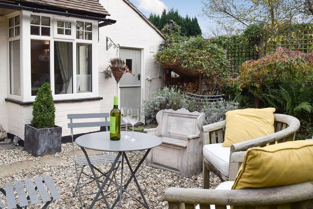 Photo of Patio Balcony in Snitterfield