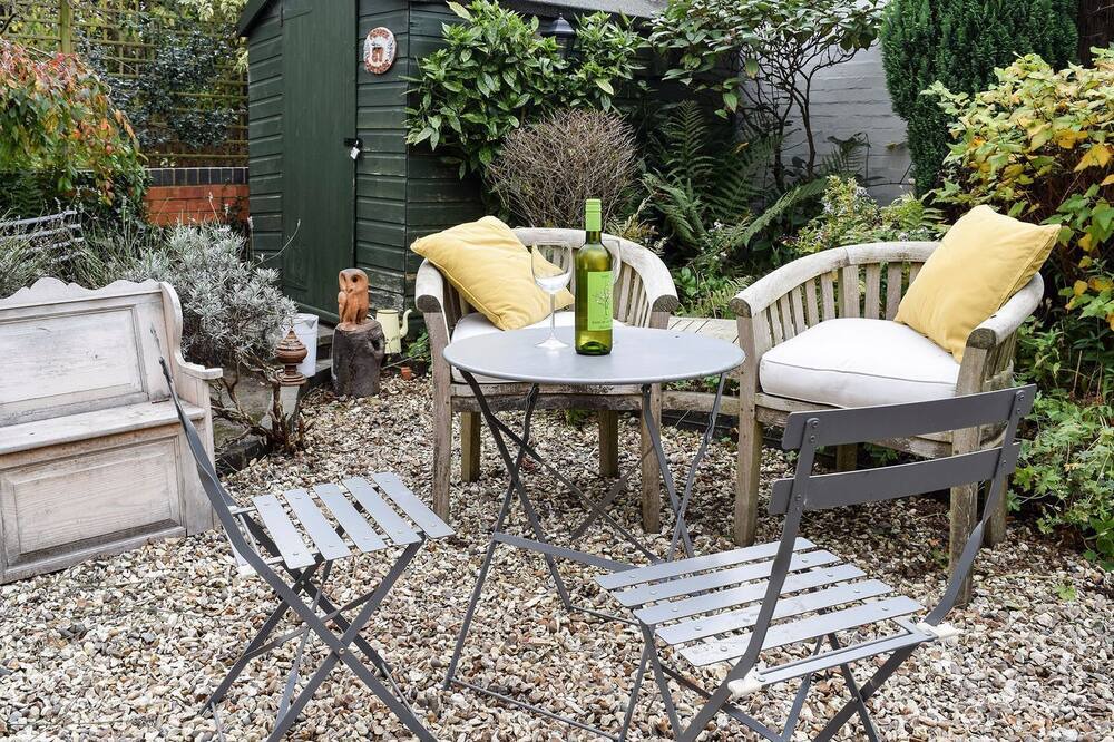 Photo of Patio Balcony in Snitterfield
