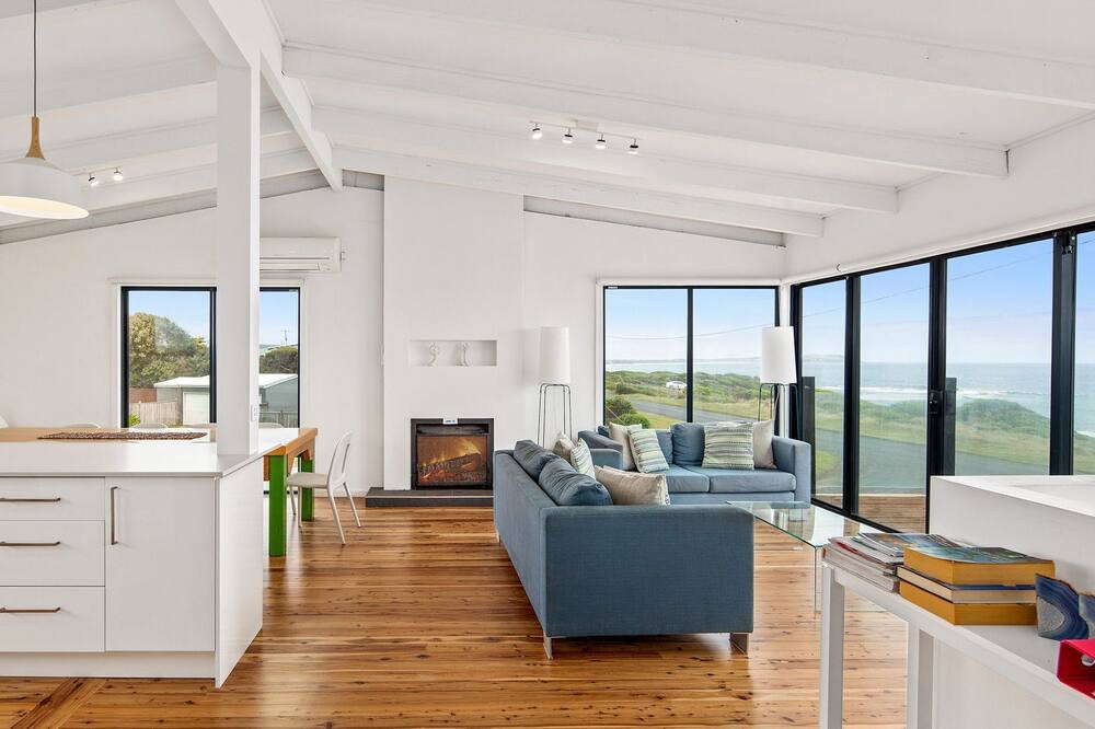 Photo of Livingroom in Sunderland Bay