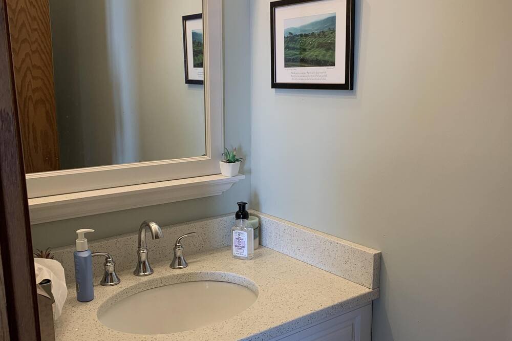 Photo of Bathroom in Twin Lakes