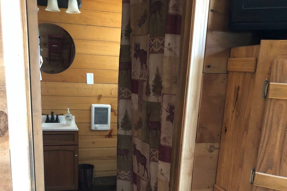 Photo of Bathroom in Suring