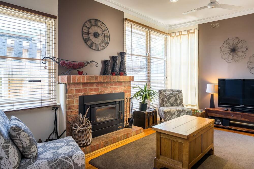 Photo of Livingroom in Rosebud