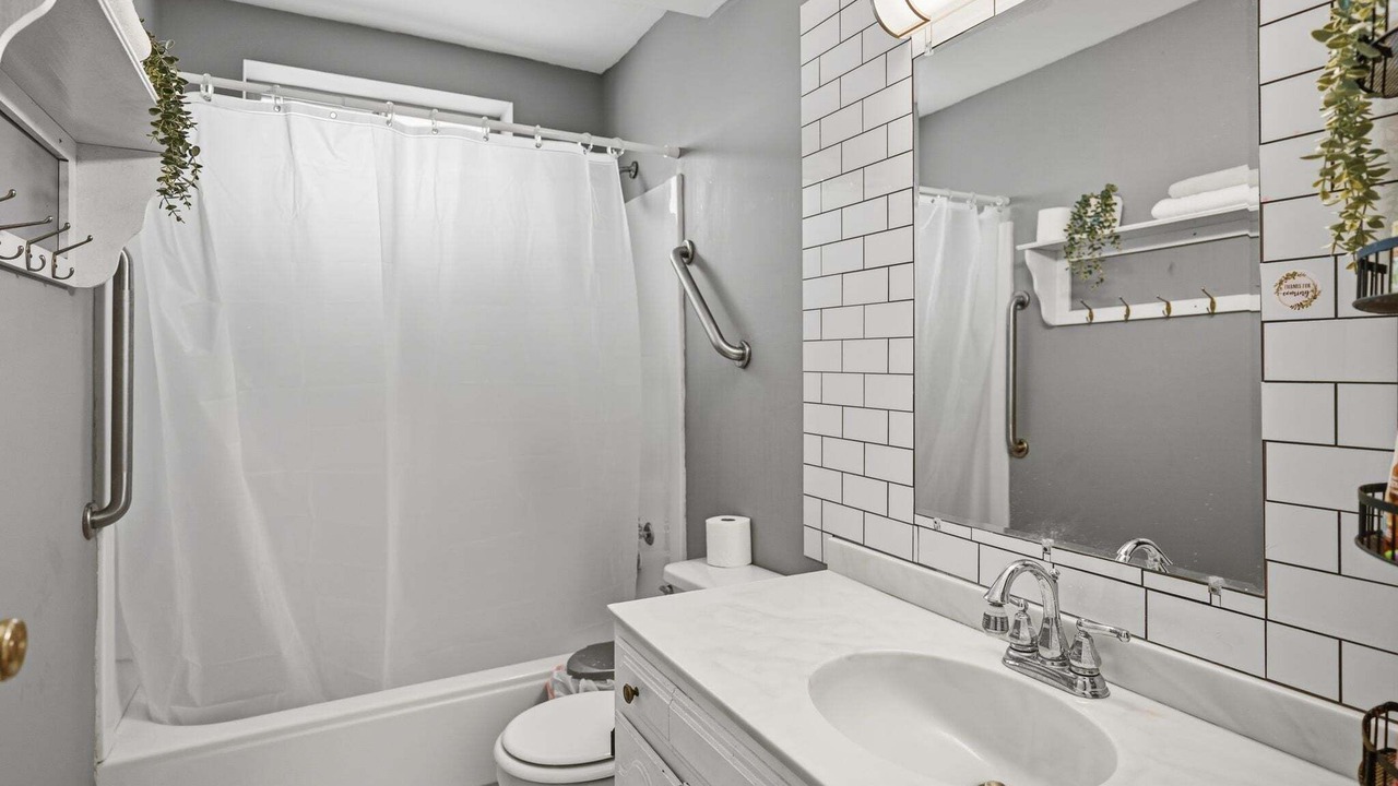 Photo of Bathroom in Lansing