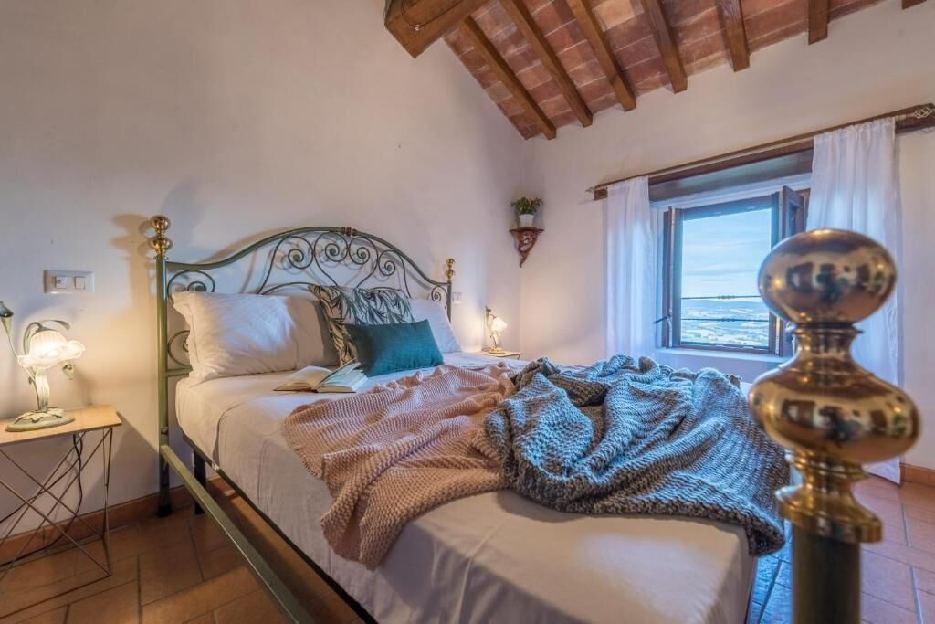 Photo of Bedroom in Todi