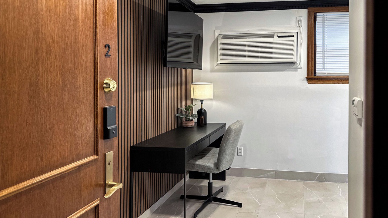 Photo of Bedroom in Romulus
