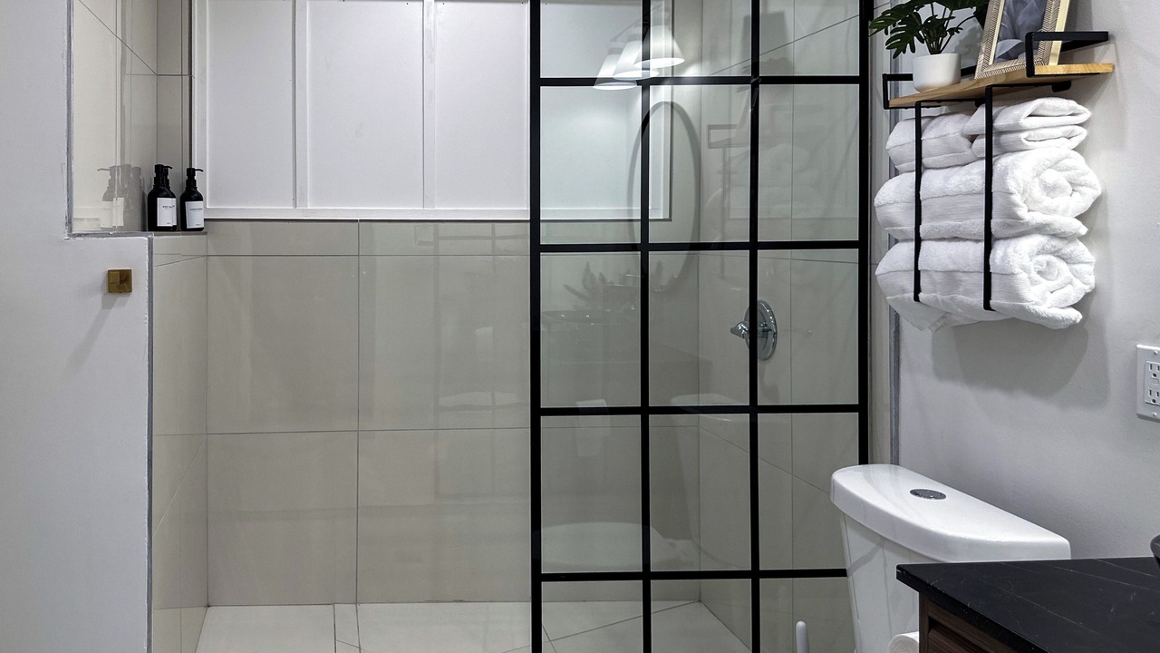Photo of Bathroom in Romulus