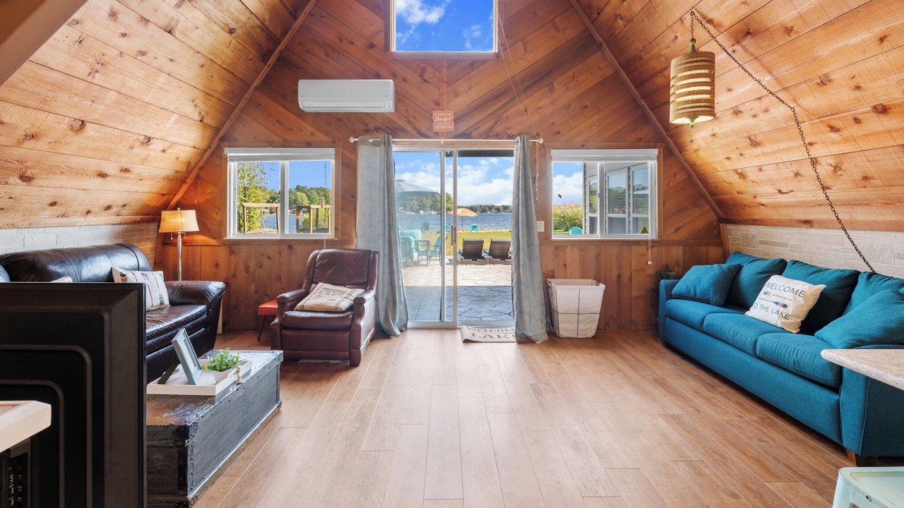 Photo of Livingroom in Lakeview