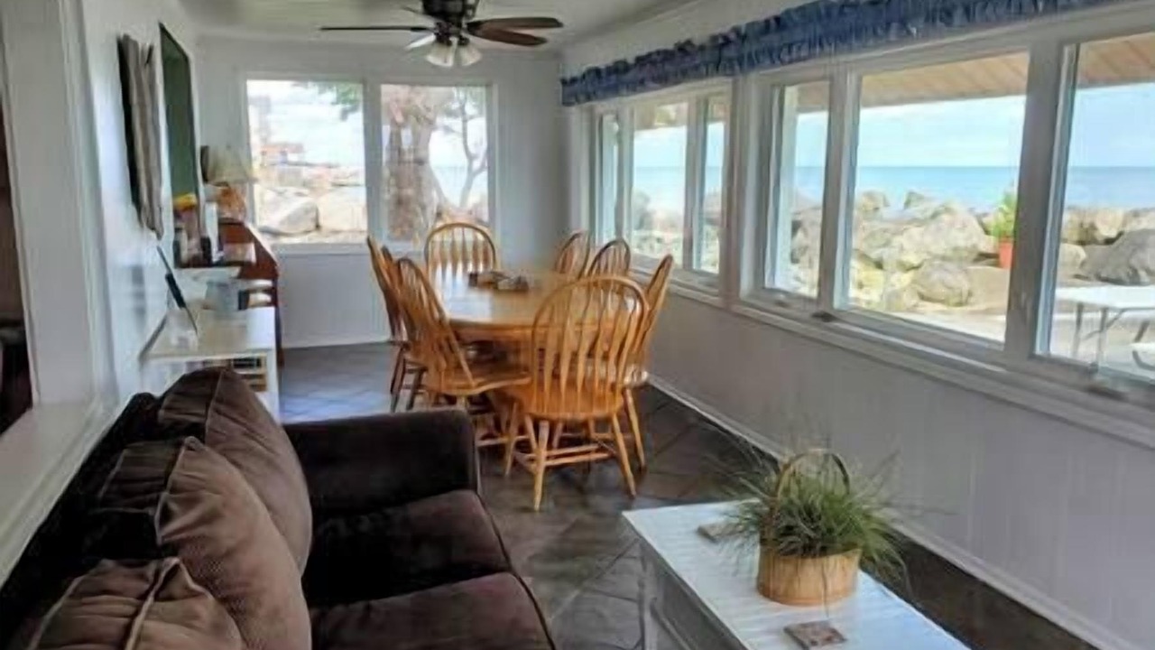 Photo of Livingroom in Oak Harbor