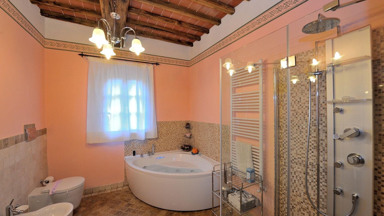 Photo of Bathroom in Simignano