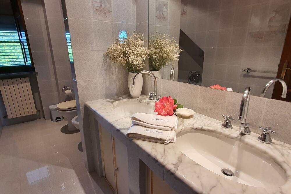 Photo of Bathroom in San Ginese