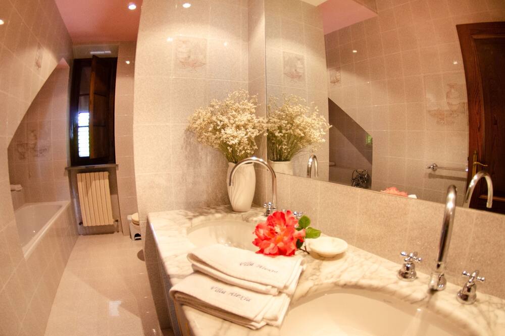 Photo of Bathroom in San Ginese