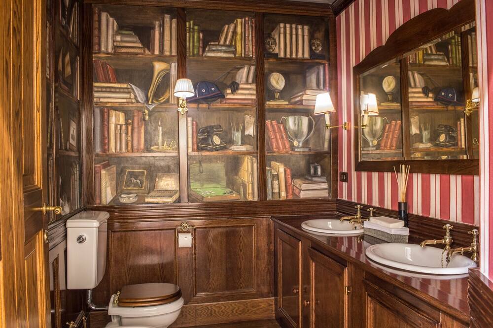 Photo of Bathroom in Loro Ciuffenna