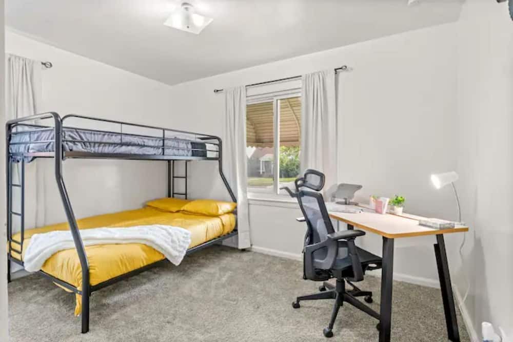 Photo of Bedroom in Inkster