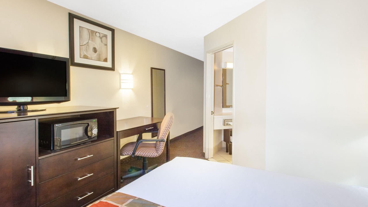 Photo of Bedroom in Romulus
