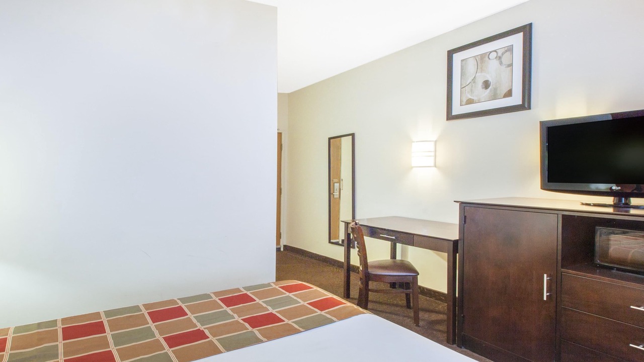 Photo of Bedroom in Romulus