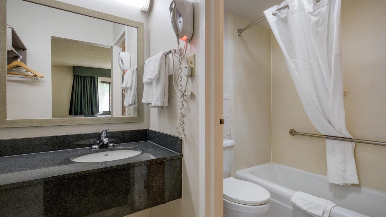 Photo of Bathroom in Woodhaven