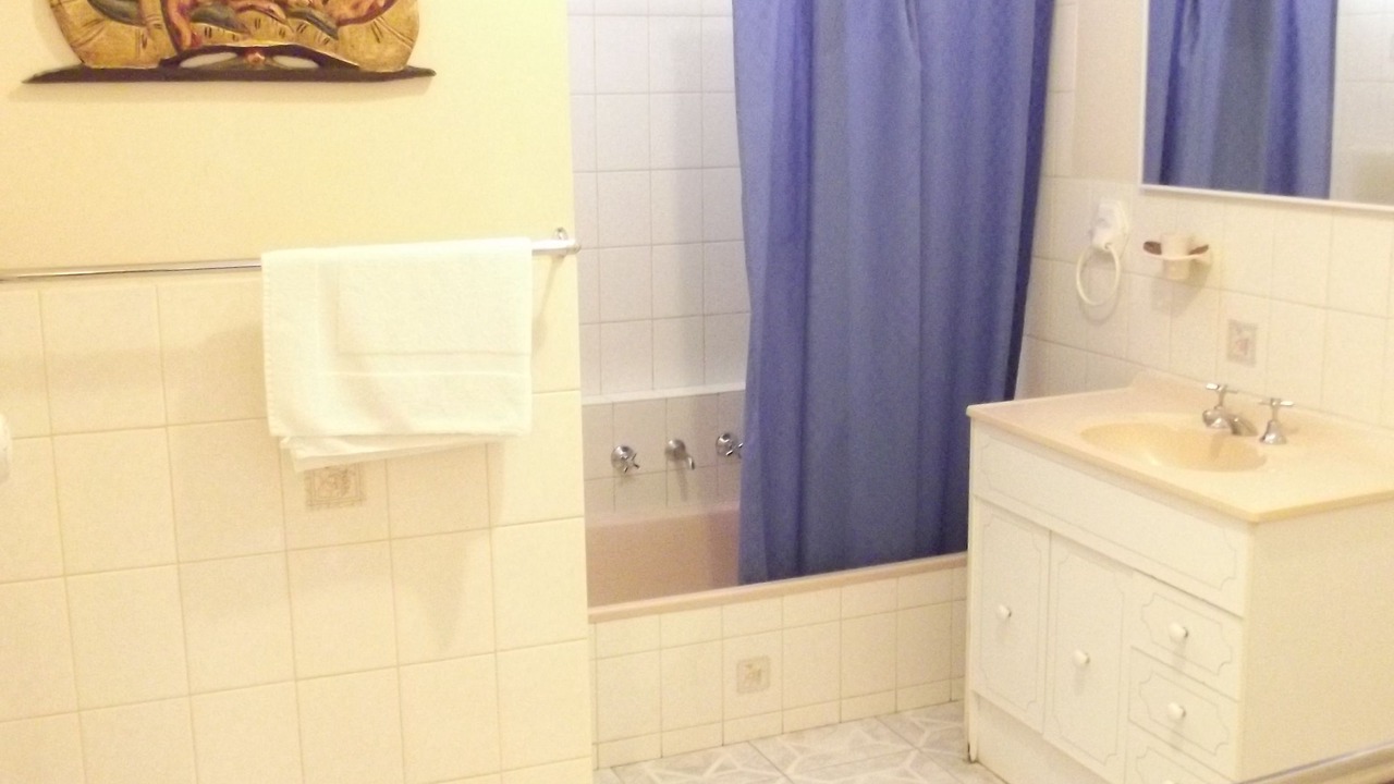 Photo of Bathroom in Lakes Entrance