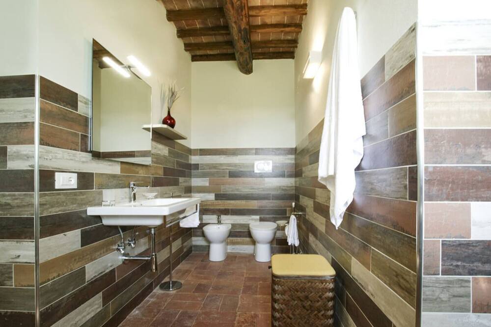 Photo of Bathroom in Acquapendente