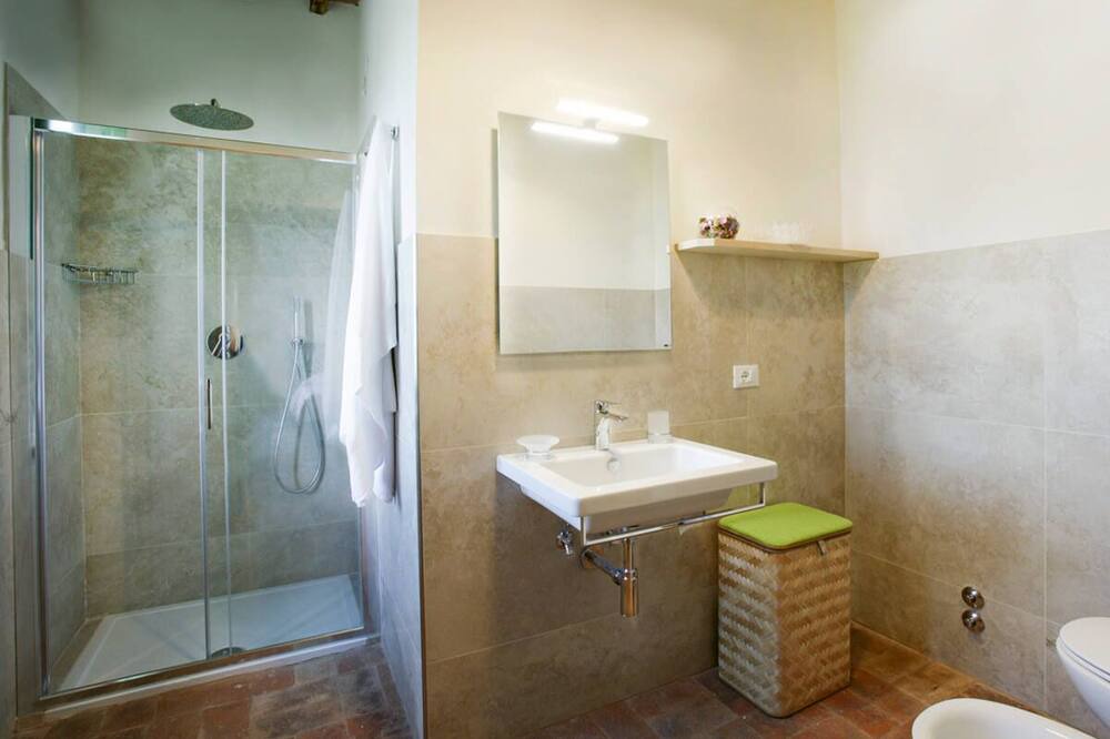 Photo of Bathroom in Acquapendente