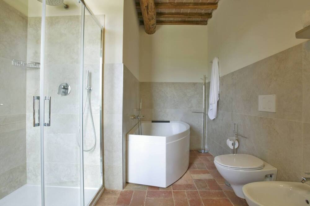 Photo of Bathroom in Acquapendente
