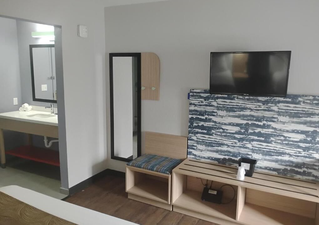 Photo of Bedroom in Battle Creek