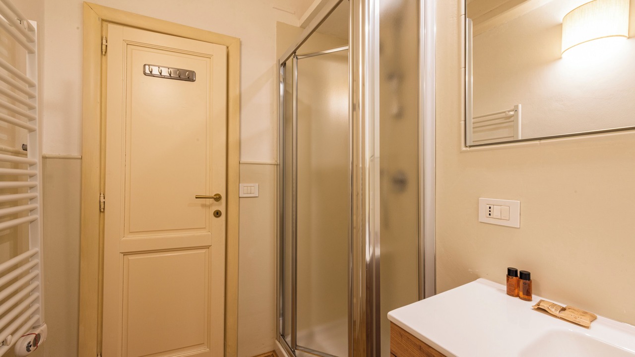 Photo of Bathroom in Oltrarno