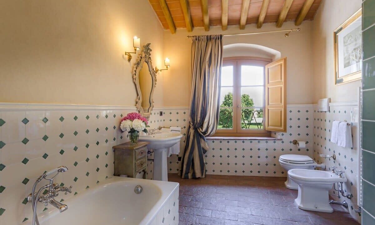 Photo of Bathroom in Badia Cantignano