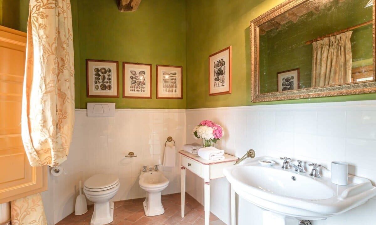 Photo of Bedroom in Badia Cantignano