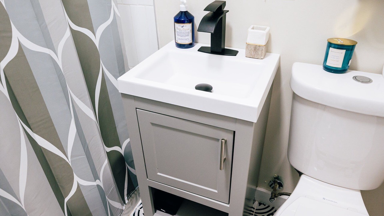 Photo of Bathroom in Logan Square