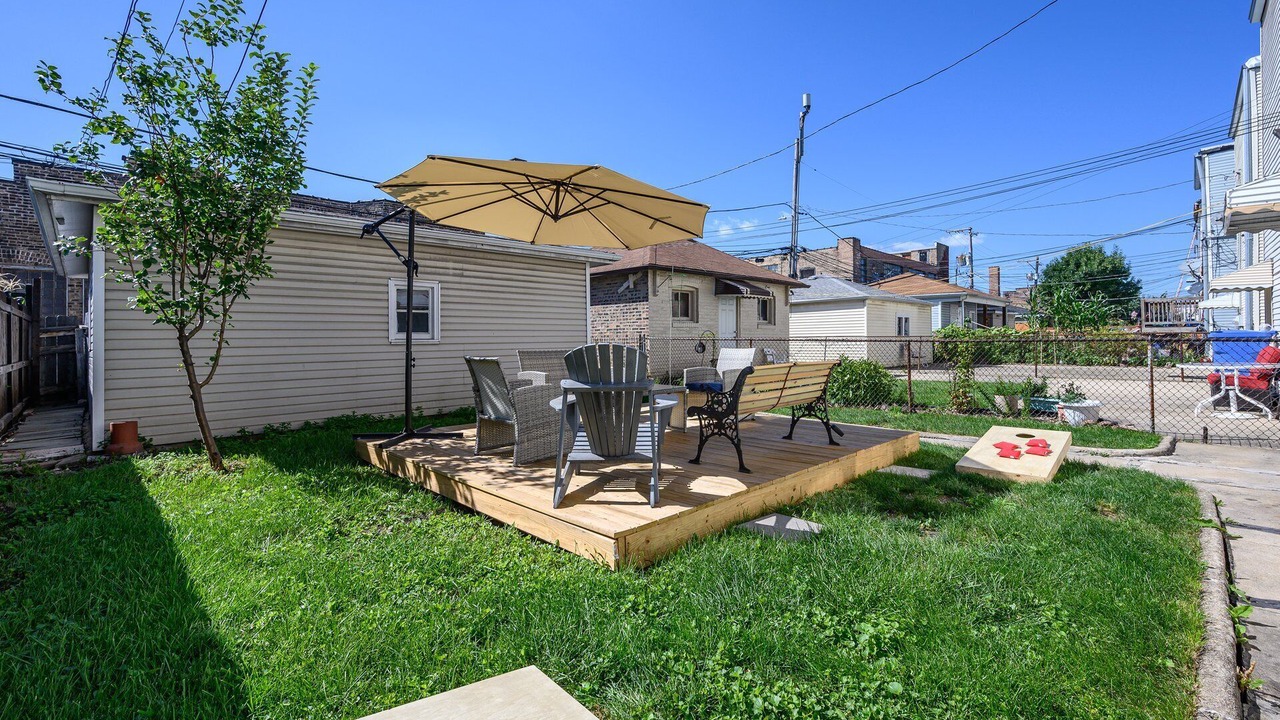 Photo of Outdoor in Logan Square